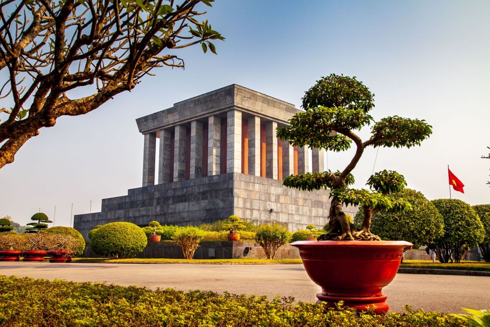 ho-chi-minh-mausoleum-1_1662727259