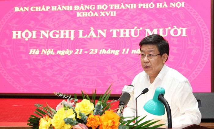 Phó Chủ tịch UBND Thành phố Dương Đức Tuấn trình bày Tờ trình