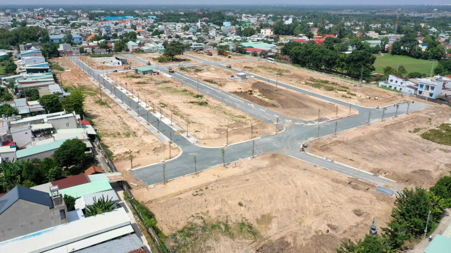 Tin bất động sản ngày 29/12: Hàng chục thửa đất tại Kon Tum bị khách hàng bỏ cọc sau khi trúng đấu giá