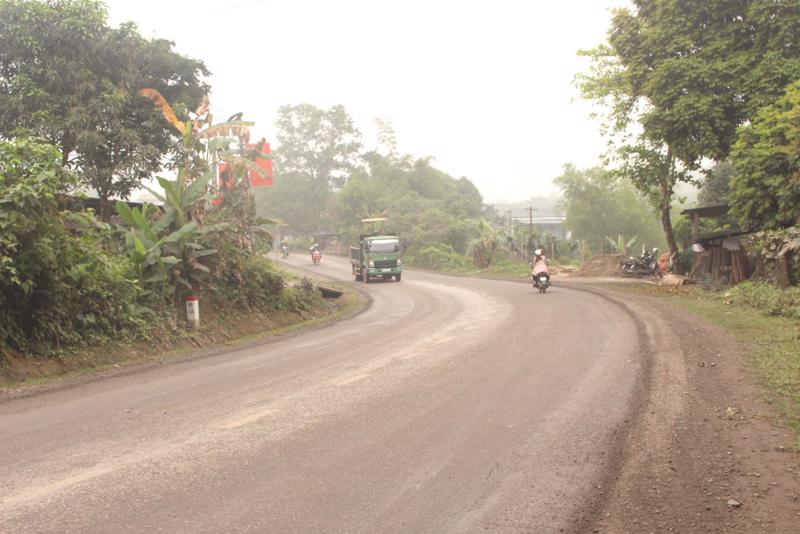 Trên tuyến Quốc lộ 1B, đoạn qua địa phận xóm La Vương, Thái Nguyên thường xuyên xảy ra va quệt, tai nạn giao thông - ảnh: Vneconomy