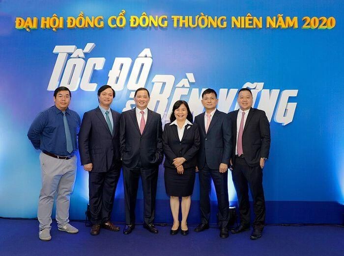 Bà Trần Thị Hường và Thành viên HĐQT CTCP Phát triển Bất động sản Phát Đạt. Ảnh: PDR