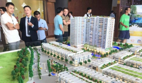 Thị trường bất động sản đang đóng băng: Có nên giải cứu?