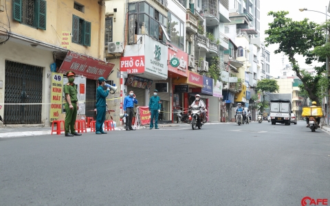 Hà Nội: Phong tỏa tạm thời hàng chục hộ dân ở Thụy Khuê