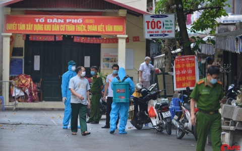 Hà Nội: Thêm 2 bệnh nhân dương tính với SARS-CoV-2 liên quan Bệnh viện Việt Đức