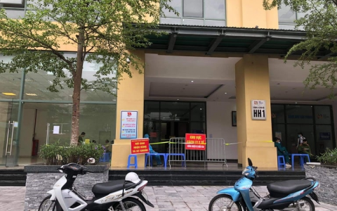 Hà Nội: Cách ly y tế tạm thời một tòa chung cư ở Lĩnh Nam