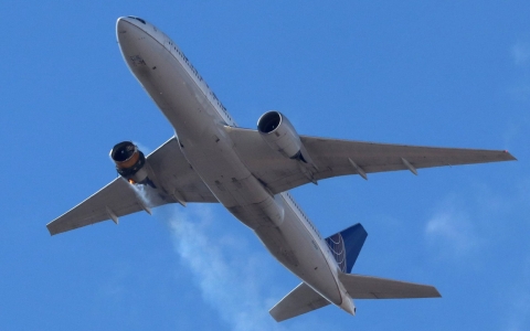 Khuyến cáo ngưng sử dụng 128 máy bay Boeing 777 sau sự cố cháy động cơ
