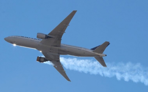 Thêm 1 trường hợp máy bay Boeing 777 gặp sự cố về động cơ