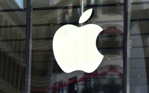 Apple vướng phải cáo buộc vi phạm quyền riêng tư tại Pháp