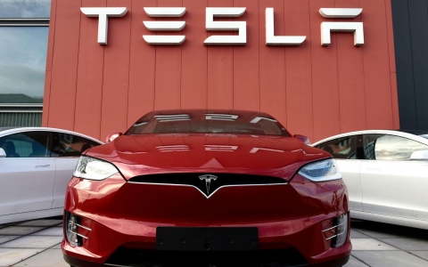 Vì sao giá cổ phiếu Tesla tăng mạnh trở lại sau 5 ngày tuột dốc thê thảm?
