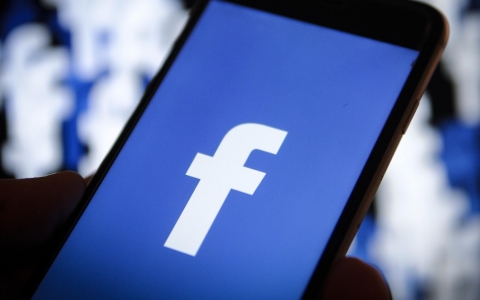Giới truyền thông đệ đơn kiện Facebook vì không sàng lọc thông tin