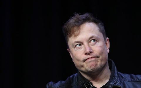 Elon Musk bị bắt xóa dòng tweet 'vạ miệng' từ 2018