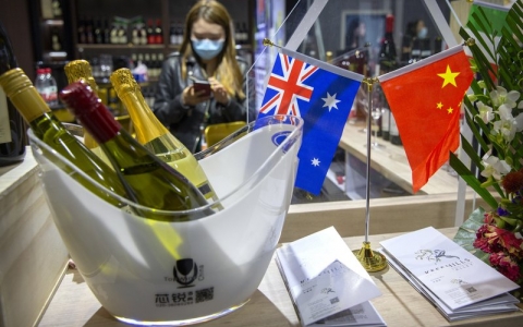 Trung Quốc áp thuế lên tới 218% đối với rượu vang Úc trong 5 năm