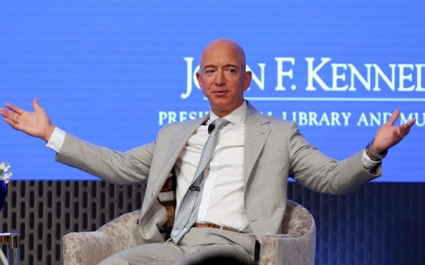 Biden tăng thuế doanh nghiệp sẽ chẳng ảnh hưởng gì đến Jeff Bezos?