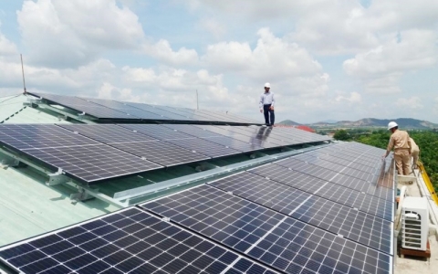 Dư thừa nguồn cung, Việt Nam cắt giảm năng lượng tái tạo trong năm 2021