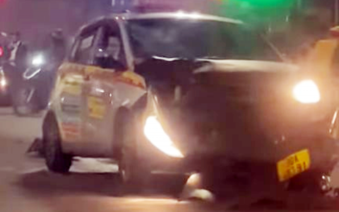 Hà Nội: Kinh hoàng taxi tông nhiều xe chờ đèn đỏ