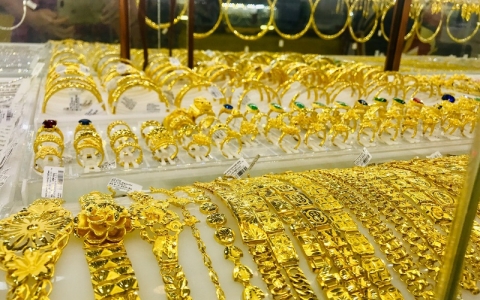 Giá vàng SJC tăng lên mức kỷ lục trên 70 triệu đồng/lượng