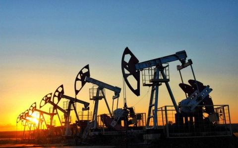 Giá dầu có thể tăng lên 240 USD/thùng vào mùa hè năm nay