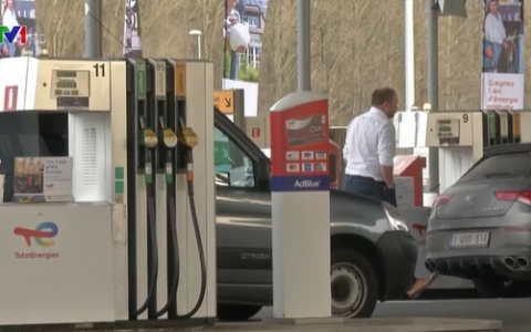 Người dân Bỉ, Pháp xoay sở với giá nhiên liệu tăng cao