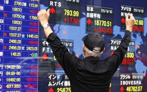 Cổ phiếu châu Á tăng 2 tuần liên tiếp trong phiên giao dịch biến động