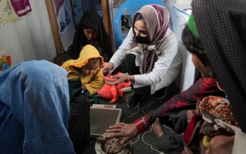 Dân nghèo Afghanistan bán con và bộ phận cơ thể do khủng hoảng kinh tế