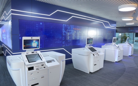 Tập đoàn Công nghệ Unicloud tiên phong cung cấp giải pháp máy giao dịch ngân hàng tự động STM