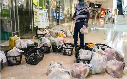 Thượng Hải thiếu thốn khi phong tỏa, dân Trung Quốc lo tích trữ thực phẩm