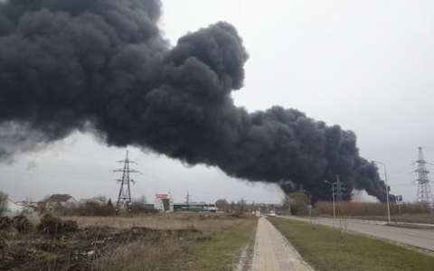 Ukraine bắn phá các ngôi làng của Nga