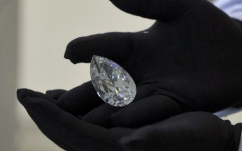 Thụy Sỹ bán đấu giá viên kim cương trắng khổng lồ