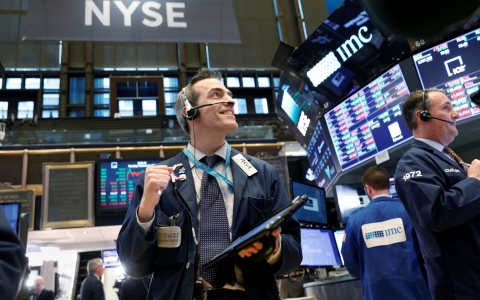 Thị trường chứng khoán Mỹ xuất hiện sắc xanh