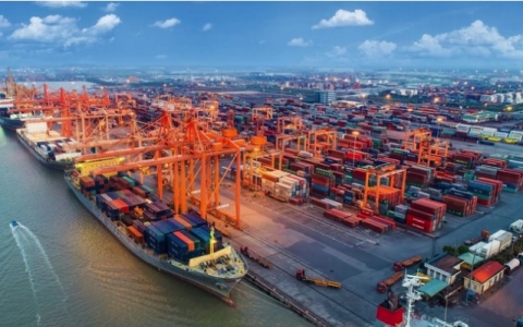 Cán cân thương mại Việt Nam duy trì trạng thái tích cực