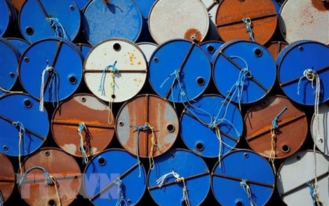 OPEC+ hạ ước tính dư cung dầu trên thị trường xuống 1 triệu thùng/ngày