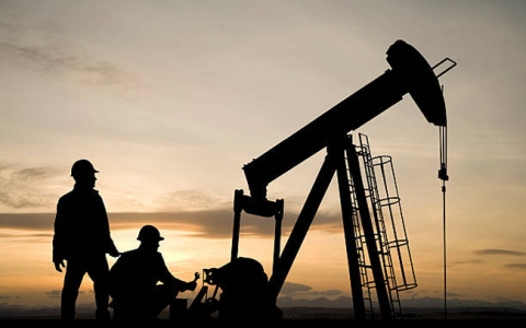 Giá dầu duy trì trên 100 USD/thùng trong năm 2022