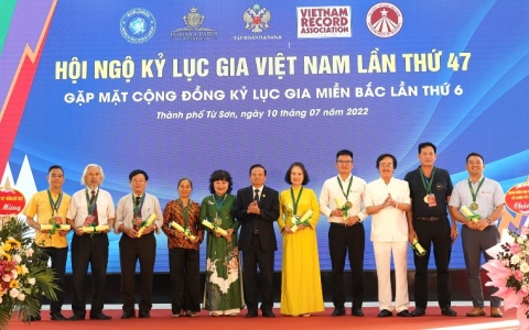 Chương trình “ Hội ngộ kỷ lục Việt Nam lần thứ 47 – Gặp mặt cộng đồng kỷ lục gia miền Bắc lần thứ 6” diễn ra thành công tốt đẹp