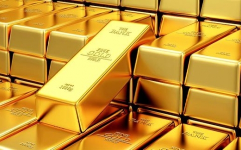 Giá vàng giảm sâu, rơi xuống dưới 1.700 USD/ounce