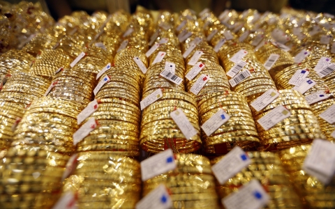 Giá vàng trong nước bật tăng theo thế giới