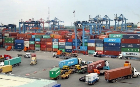 Nhập khẩu hàng hóa Việt Nam tăng mạnh