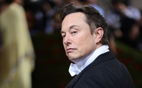Tài sản của tỉ phú Musk bị thổi bay 100 tỷ USD
