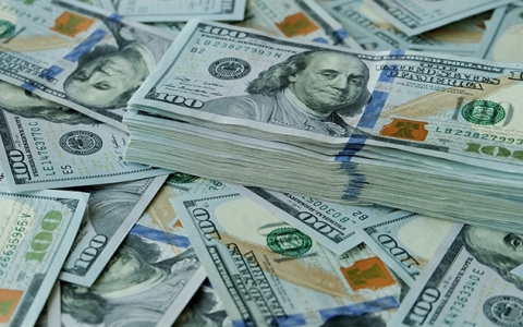 Đô la Mỹ giảm xuống mức thấp nhất trong 3 tháng so với đồng yên