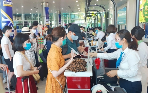 Cục Hàng không 'bác' ý định bỏ kiểm soát giấy tờ tùy thân ở sân bay Tân Sơn Nhất