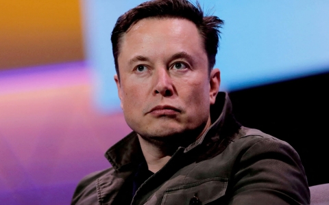 Elon Musk trở thành người đầu tiên mất 200 tỷ USD