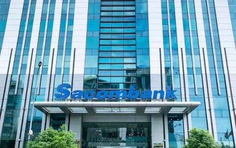 Tăng cường tuyển dụng, Sacombank vẫn suy giảm hàng trăm nhân sự