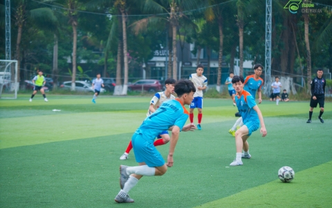 Tranh cup ECOUNI giải bóng đá nam THPT Hưng Yên