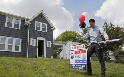 Người trẻ nên mua nhà chung cư hay thuê nhà?
