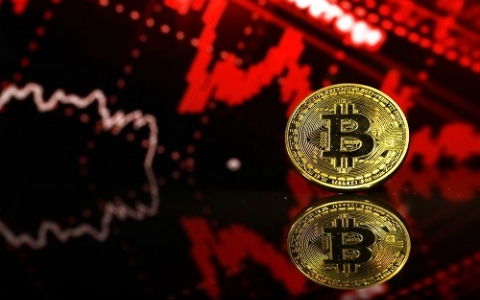 Giá Bitcoin tiếp tục giảm mạnh