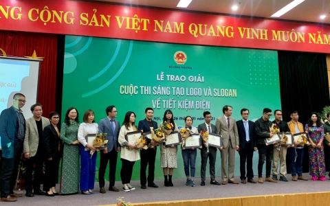 Giảng viên, sinh viên Trường Đại học Kinh doanh và Công nghệ Hà Nội đạt giải cuộc thi sáng tạo logo và slogan về tiết kiệm điện