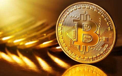 Bitcoin tăng phi mã lên ngưỡng 36.000 USD