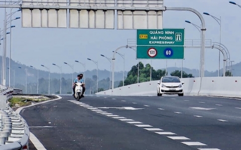 Mức phạt đối với xe máy đi vào đường cao tốc năm 2021 thế nào?