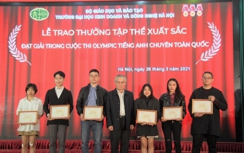HUBT khen thưởng sinh viên đạt thành tích tại các cuộc thi quốc gia và khu vực