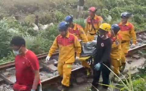 Xe lửa trật đường ray, ít nhất 48 người thiệt mạng tại Đài Loan