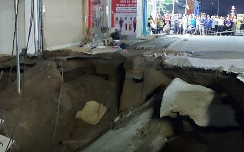 Xuất hiện 'hố tử thần' ở Hà Nội, hàng chục hộ dân phải di dời